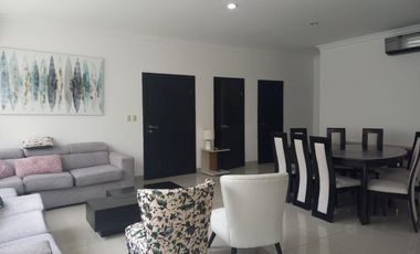 Departamento amoblado de alquiler, Samborondón, Planta Baja, 3 dormitorios.