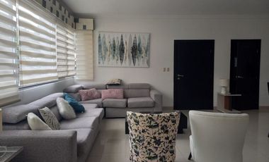 Departamento amoblado de alquiler, Samborondón, Planta Baja, 3 dormitorios.