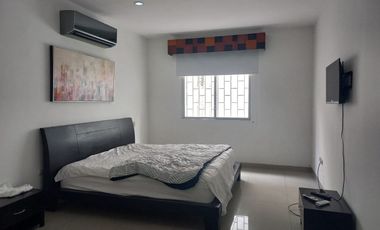 Departamento amoblado de alquiler, Samborondón, Planta Baja, 3 dormitorios.