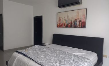 Departamento amoblado de alquiler, Samborondón, Planta Baja, 3 dormitorios.