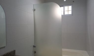 Departamento amoblado de alquiler, Samborondón, Planta Baja, 3 dormitorios.