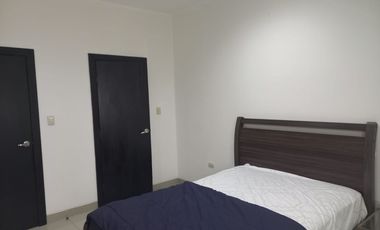 Departamento amoblado de alquiler, Samborondón, Planta Baja, 3 dormitorios.