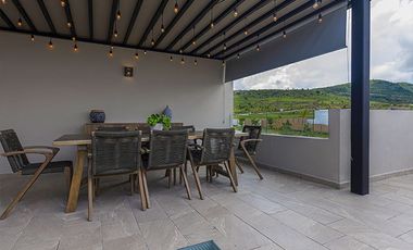 Casa moderna con roof garden y acabados premium en Lomas de Angelópolis – ¡Plusvalía garantizada!