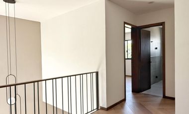 Casa en venta coto encinos Los robles, estudio cochera 3 autos roof garden junto bosque de la primavera
