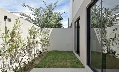 Casa en venta coto encinos Los robles, estudio cochera 3 autos roof garden junto bosque de la primavera