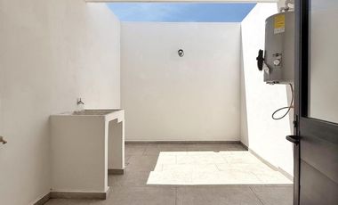 Casa en venta coto encinos Los robles, estudio cochera 3 autos roof garden junto bosque de la primavera