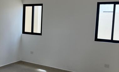 CASA DE UNA PLANTA EN PRIVADA EN CHOLUL CON PANELES SOLARES