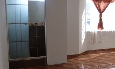 ARRIENDO DEPARTAMENTO – 3 Dormitorios a media cuadra del COLEGIO MARÍA ANGÉLICA IDROBO, sector El Condado, norte de Quito.