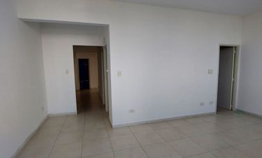 DEPARTAMENTO, DE 2 DORMITORIOS S/COCHERA. MICROCENTRO, S/CALLE BOLÍVAR. VENTA. POSADAS, MISIONES.