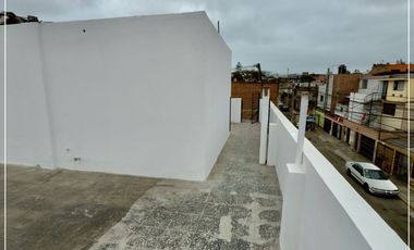 VENDO  CASA EN ESQUINA DE 220M2  EN CHORRILLOS - URB. LOS LAURELES