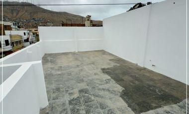 VENDO  CASA EN ESQUINA DE 220M2  EN CHORRILLOS - URB. LOS LAURELES