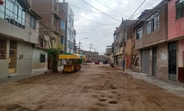 En venta casa de 2 pisos en Chiclayo