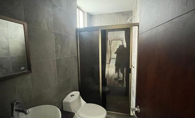 Casa residencial en renta excelente ubicación con amplio jardín.