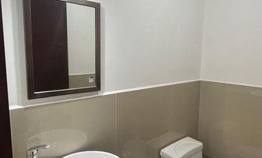 Casa residencial en renta excelente ubicación con amplio jardín.
