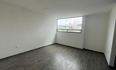 Casa residencial en renta excelente ubicación con amplio jardín.