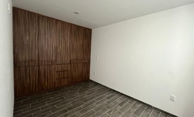 Casa residencial en renta excelente ubicación con amplio jardín.