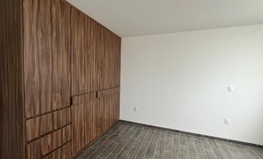 Casa residencial en renta excelente ubicación con amplio jardín.