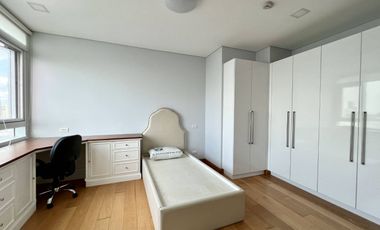 Park Terraces - Point Tower 2 Bedroom Unit with Parking FOR LEASE