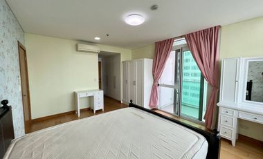 Park Terraces - Point Tower 2 Bedroom Unit with Parking FOR LEASE