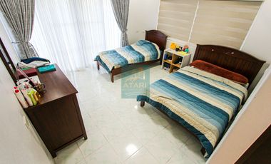 Spacious 3 Bedrooms House with Pool and Big Garden