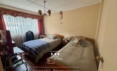 Segura Casa Con Ubicación Privilegiada Calle Barros Arana