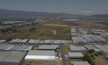 Bodega en renta en parque industrial, sobre una de las avenidas principaes de Guadalajara