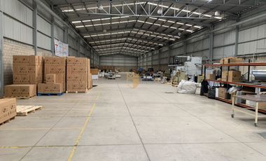 Bodega en renta en parque industrial, sobre una de las avenidas principaes de Guadalajara