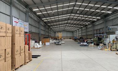 Bodega en renta en parque industrial, sobre una de las avenidas principaes de Guadalajara