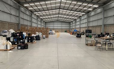 Bodega en renta en parque industrial, sobre una de las avenidas principaes de Guadalajara