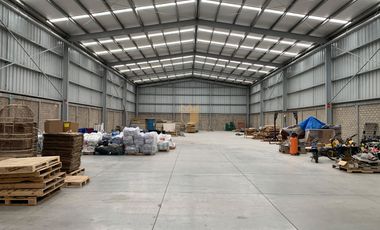 Bodega en renta en parque industrial, sobre una de las avenidas principaes de Guadalajara
