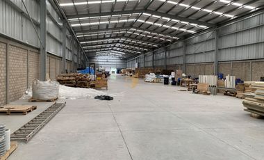 Bodega en renta en parque industrial, sobre una de las avenidas principaes de Guadalajara