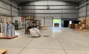 Bodega en renta en parque industrial, sobre una de las avenidas principaes de Guadalajara