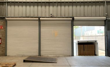 Bodega en renta en parque industrial, sobre una de las avenidas principaes de Guadalajara
