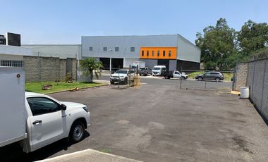 Bodega en renta en parque industrial, sobre una de las avenidas principaes de Guadalajara
