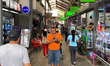 Edificio venta en Centro de Guayaquil, Avda Olmedo y Malecón Bahía