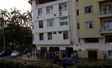 Edificio venta en Centro de Guayaquil, Avda Olmedo y Malecón Bahía
