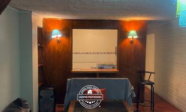 VENDE CVASA DE DOS PISOS EN LA FLORIDA