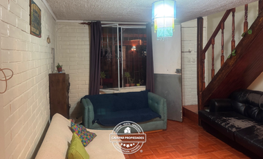 VENDE CVASA DE DOS PISOS EN LA FLORIDA