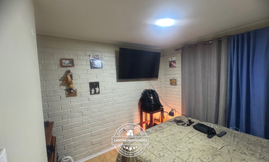 VENDE CVASA DE DOS PISOS EN LA FLORIDA