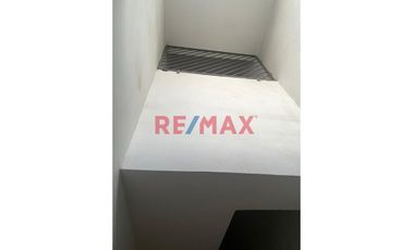 Vendo Casa De 3 Pisos De Estreno En Talarita - Castilla.ID: 1139507