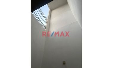 Vendo Casa De 3 Pisos De Estreno En Talarita - Castilla.ID: 1139507