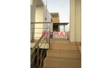 Vendo Casa De 3 Pisos De Estreno En Talarita - Castilla.ID: 1139507