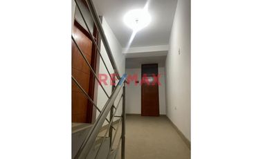 Vendo Casa De 3 Pisos De Estreno En Talarita - Castilla.ID: 1139507