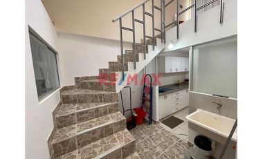 Alquilo Casa En Estreno De 3 Pisos Frente A Parque, En Lurín - La Estancia