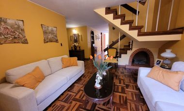 VENDO CASA DE 3 PISOS EN SURCO AV. SOTO BERMEO