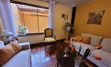 VENDO CASA DE 3 PISOS EN SURCO AV. SOTO BERMEO
