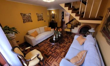 VENDO CASA DE 3 PISOS EN SURCO AV. SOTO BERMEO