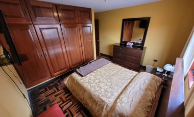VENDO CASA DE 3 PISOS EN SURCO AV. SOTO BERMEO