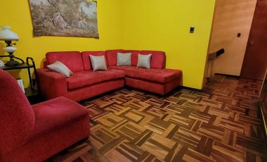 VENDO CASA DE 3 PISOS EN SURCO AV. SOTO BERMEO