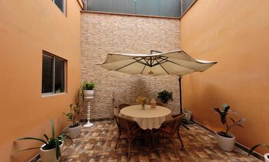 VENDO CASA DE 3 PISOS EN SURCO AV. SOTO BERMEO